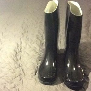 Rain boots